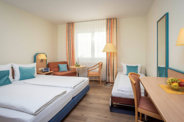 3bett_zimmer_hotel-am-wiesenweg